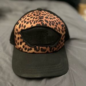 VANS leopard Trucker hat
